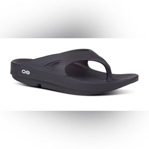 https://poshmark.com/brand/OOFOS-Men-Shoes-Sandals_u0026_Flip_Flops